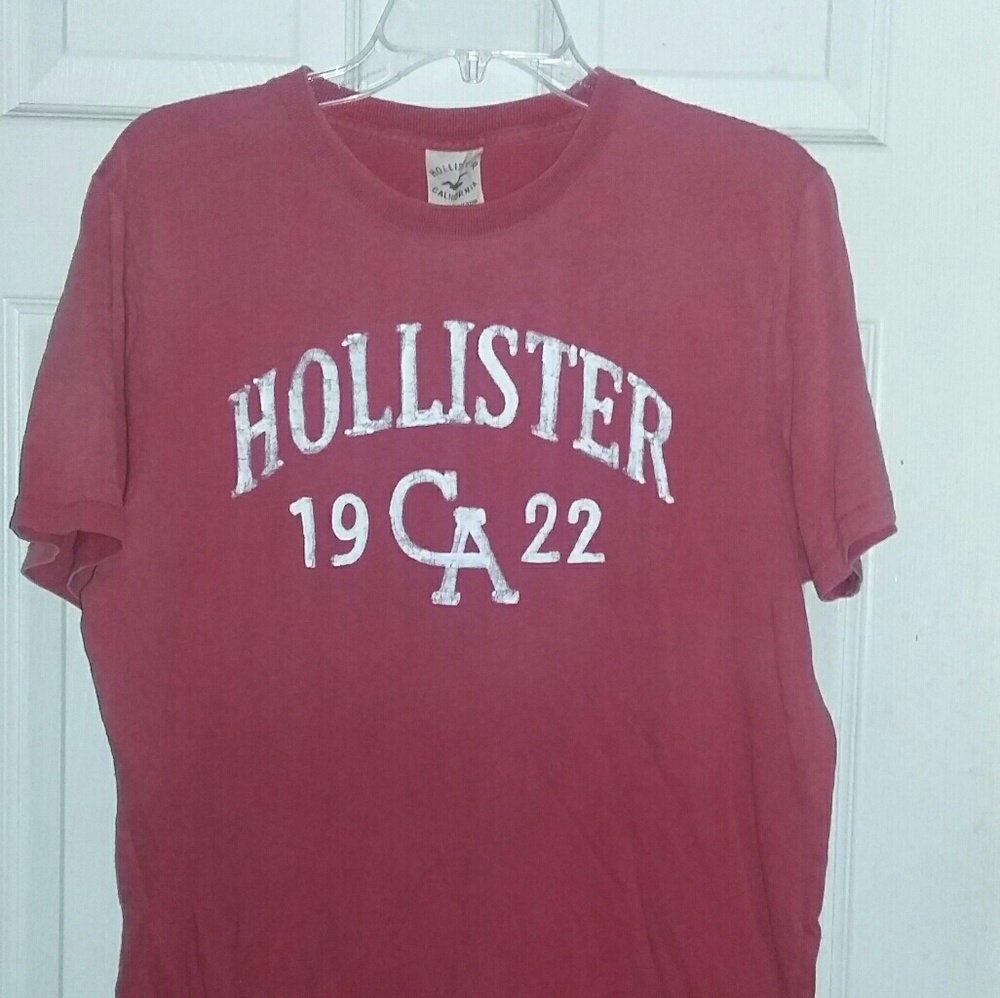 ⭐Hollister Tee shirt